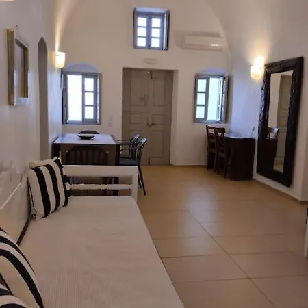 Sea Heaven Cave * Oia