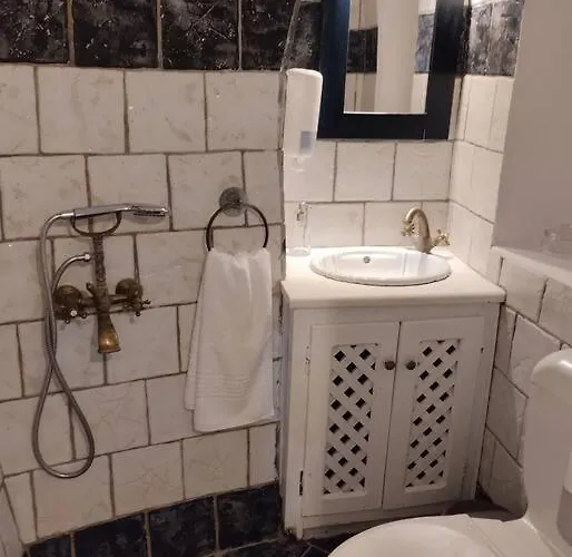 Sea Heaven Cave * Oia